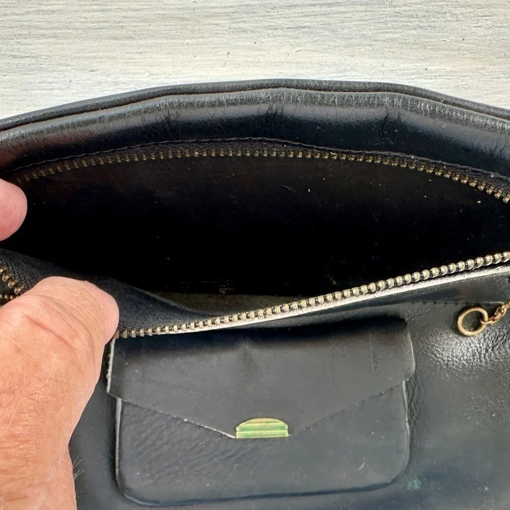 NO BRAND, WOMENS, GENUINE BLACK LEATHER, FOLDOVER CLUTCH BAG.